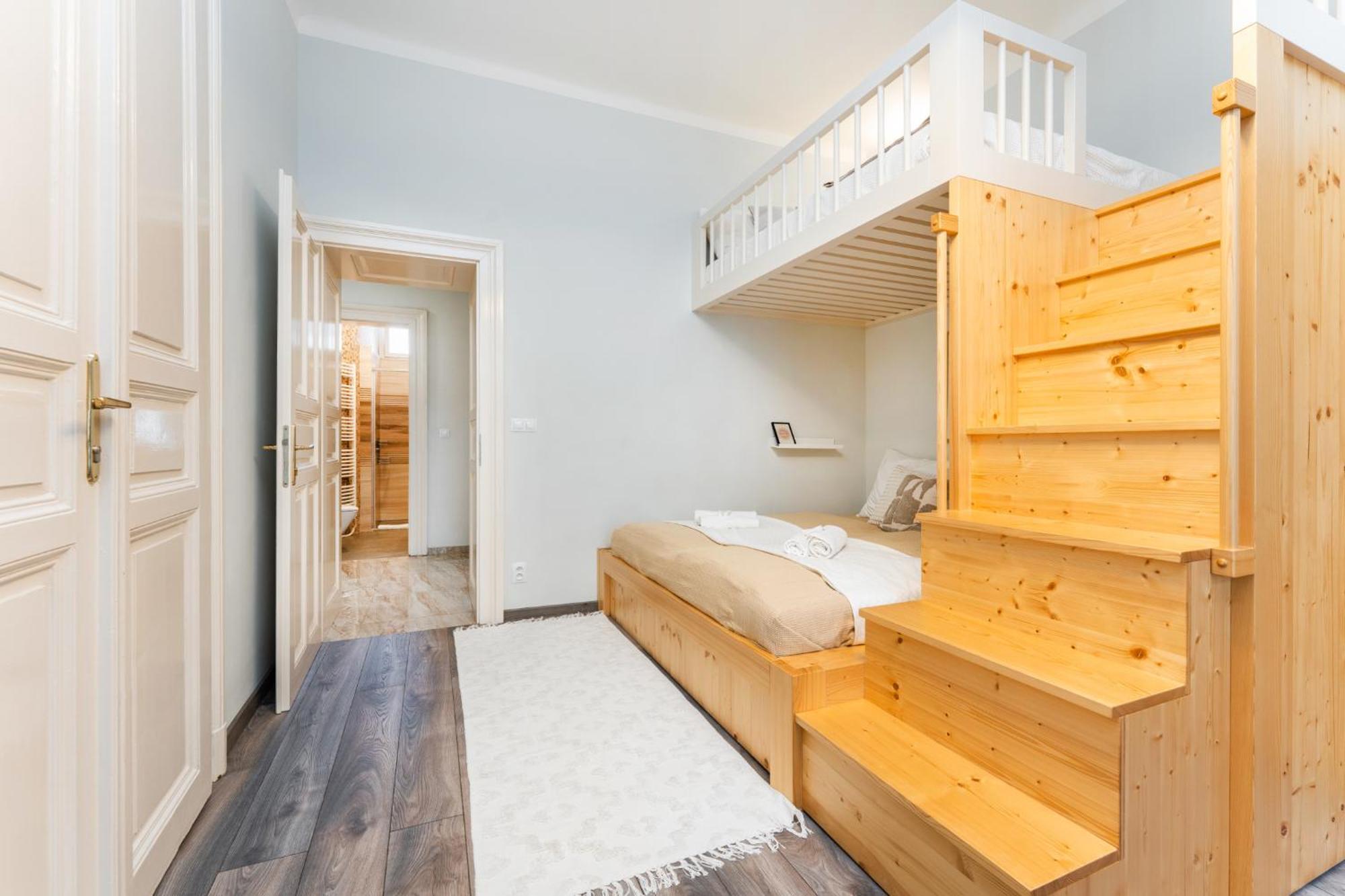 Friendly Near Wenceslas Square Apartment *